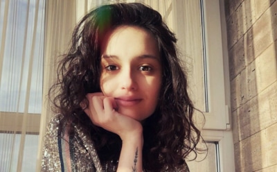 Дочь Толкалиной ответила на критику из-за раннего замужества