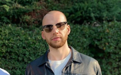 Герой «Холостяка» Криворотов заболел COVID-19 и отменил концерт