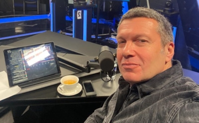 СМИ раскрыли зарплаты Скабеевой, Аскер-заде и Соловьева