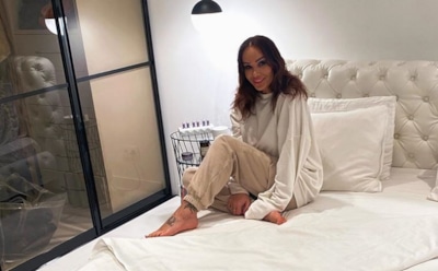 Айзу приняли за «контрабандистку оружия» и задержали в аэропорту