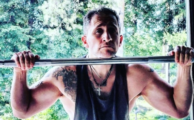 Отец Оскара Кучеры умер от COVID-19