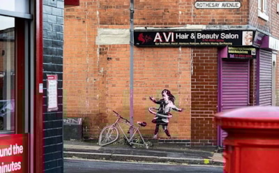 Британец застал Бэнкси возле нового граффити