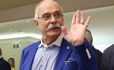 Путин выпил с Михалковым по видеосвязи и наградил званием Героя Труда