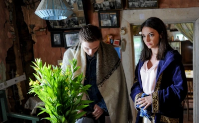 Сериал «Совсем чужие»: сюжет, актеры и роли