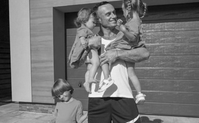 Детям блогера Дмитрия Стужука не сказали о его смерти