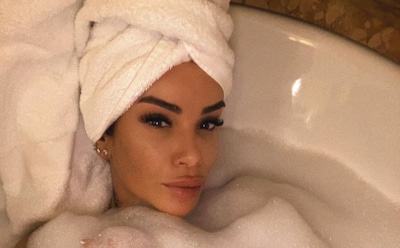 Айза развелась и вернула фамилию Гуфа