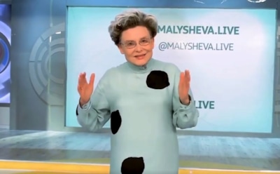 Малышева: детям не грозит COVID-19 на праздниках с Дедом Морозом