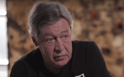 Ефремов начал читать сокамерникам пьесу «Авария»