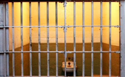 В СИЗО Ефремова найден алкоголь