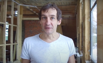 С Глеба Пьяных требуют в суде более 1 млн рублей