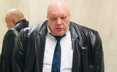 Стас Барецкий решил продать коллекцию малиновых пиджаков