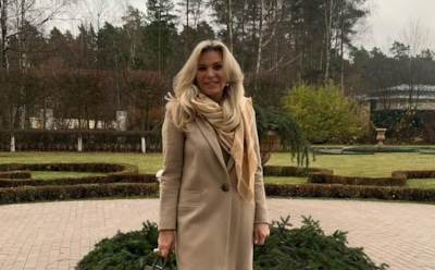 Жена Юдашкина показала, как украсила дом к Новому году