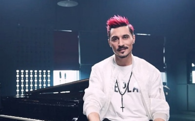 Дима Билан показал свою гостиную с роскошной елкой