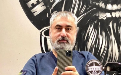 Отец Децла поразился корыстности своего внука