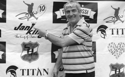 Умер легендарный футболист Паоло Росси