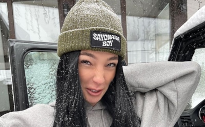 Ивлеева насмешила «похмельной» фотографией на документе