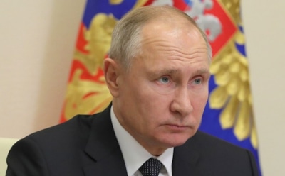 Крещенское купание Путина показали на видео