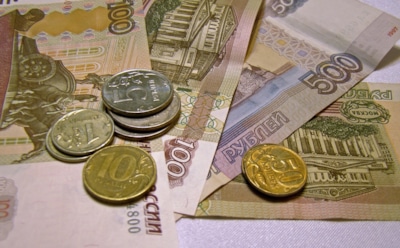 Работающие пенсионеры получили право на доплату