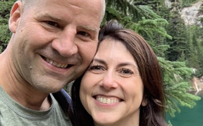 Экс-жена миллиардера Безоса вышла замуж за учителя