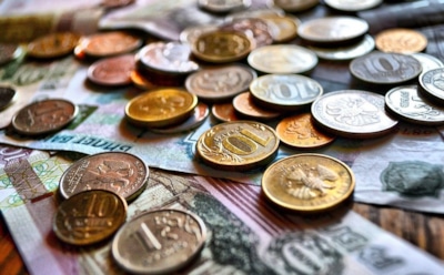 Детские пособия подозрительно бедным семьям хотят ограничить