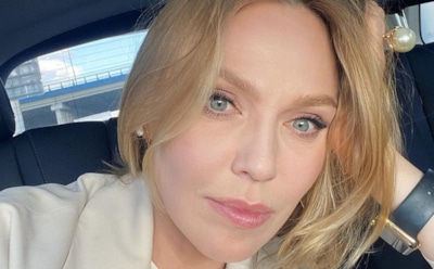 Беременная Джанабаева попросила не поздравлять ее