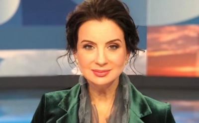 Телеведущая Екатерина Стриженова упала в прямом эфире
