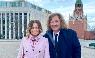 Игорь Николаев похвастался значком народного артиста