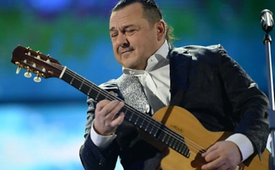 Конфликты в семье, репетиции счастья и другие факты об Игоре Саруханове