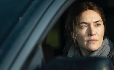 Прошлые трагедии, определяющие настоящее: актеры сериала «Мейр из Исттауна»