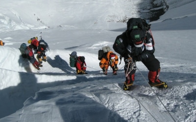 Коронавирус добрался до Эвереста