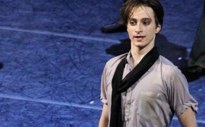 Солист Мариинского театра Давид Залеев введен в кому после падения