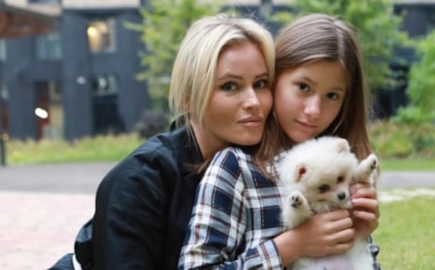 Дочь Даны Борисовой нанесла себе увечья в школе