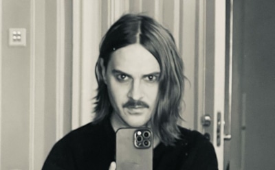 Фронтмен Little Big избавился от фирменных усов во время концерта