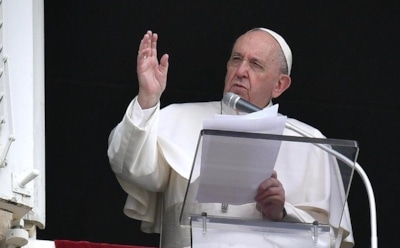 Папа римский перенес операцию