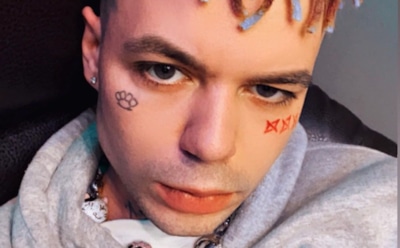 Суд лишил Элджея водительских прав