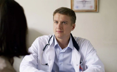 Проучить бессовестного доктора: актеры фильма «Сердечных дел мастера»