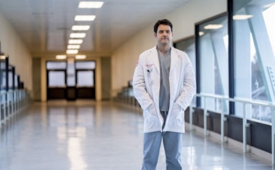 Остановить зловещего врача: актеры сериала «Доктор Смерть»