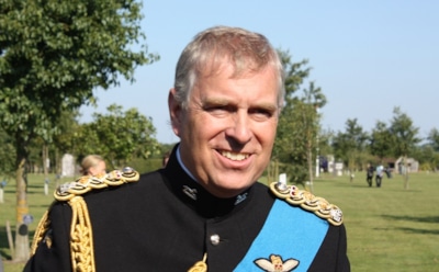 На сына Елизаветы II подают в суд из-за обвинений в изнасиловании