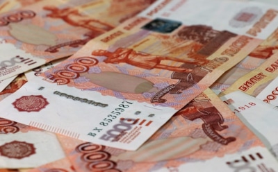 В РФ среди привитых от COVID-19 разыграют по 100 тысяч рублей