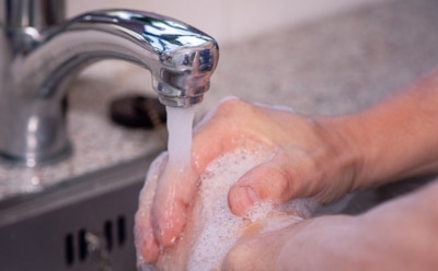 Россиянам объяснили, от чего зависит тяжесть протекания COVID-19