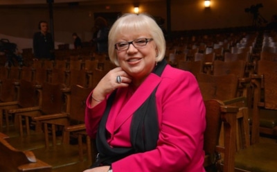 «Набита гормонами»: больная раком Светлана Крючкова продолжает выходить на сцену