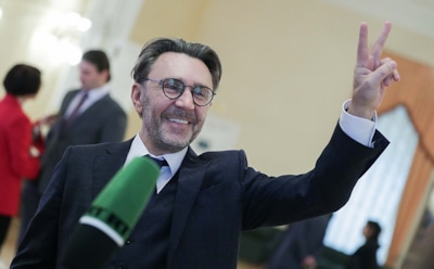 Шнуров предложил платить россиянам за просмотр сериалов