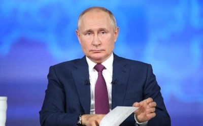 Директор отчитала школьника, поправившего Путина