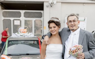 Речной трамвай и катафалк: необычные свадьбы российских звезд