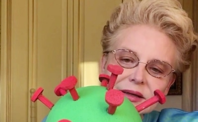 Сбоку бантик: Елена Малышева показала себя в юности