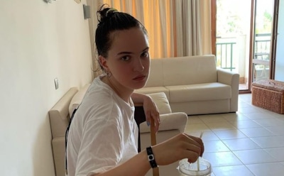 Дочь молится за здравие Ларисы Гузеевой в храме