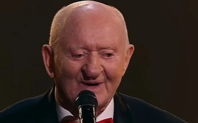 Победитель «Голоса 60+» Серебряков не может получить положенную ему квартиру