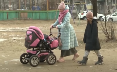 В РФ повысят пособия по уходу за ребенком