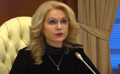 Путина просят объявить в РФ нерабочую неделю из-за COVID-19