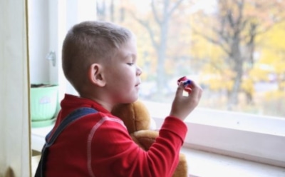 Путин подписал закон о дополнительных выплатах детям-сиротам